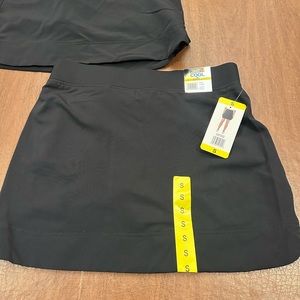 Women’s 32° cool, black skort 2 pockets brand new with tags